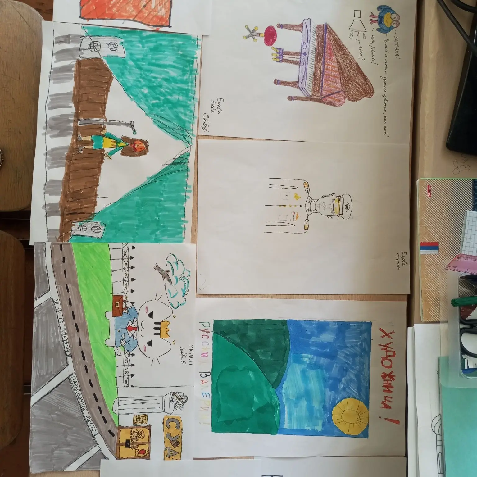Сегодня в лагере объявлен день профессий. 
В течение дня рисовали рисунки, на которых изображали пре