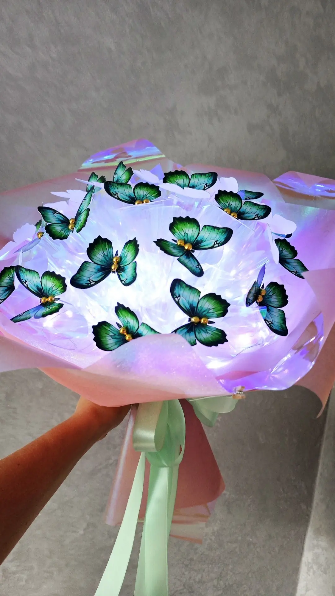 Букеты из светящихся бабочек🦋