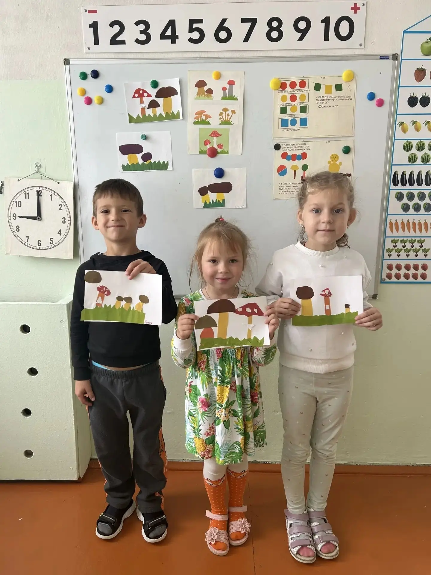 Сегодня на занятии по изобразительной деятельности  ✂️ 🎨 мы с ребятами делали аппликации.
