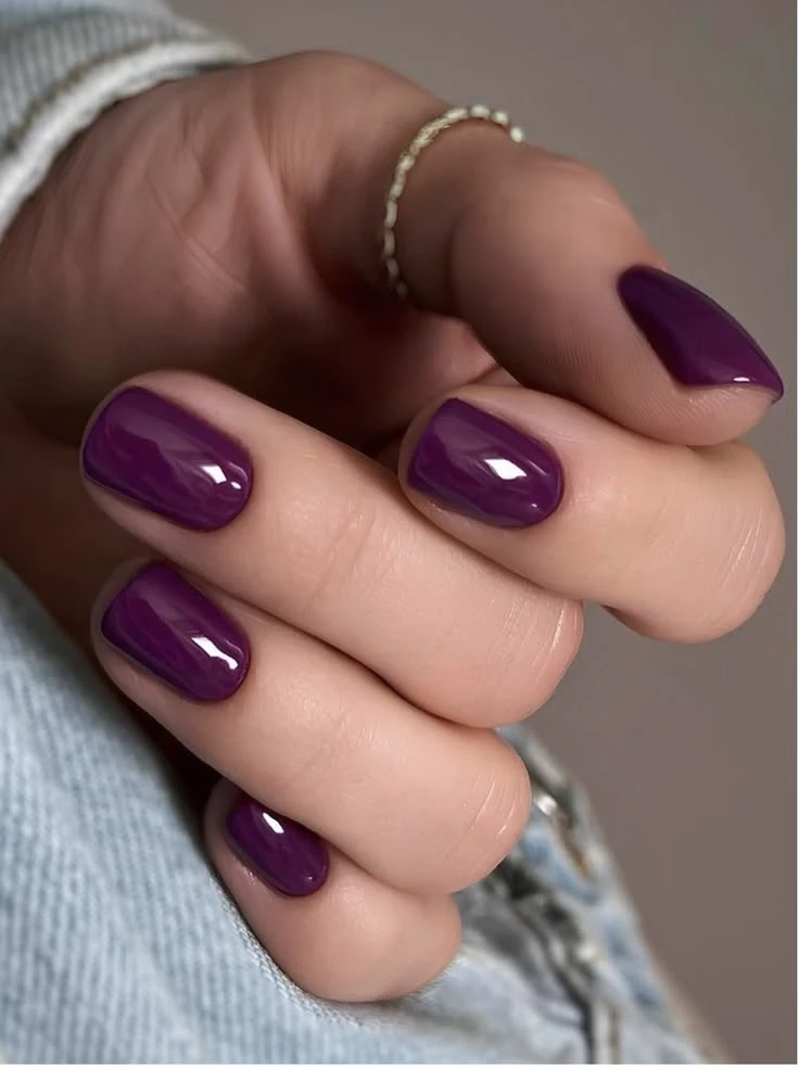 💜 Сливовые оттенки на ногтях - один из главных трендов этой осени ✨