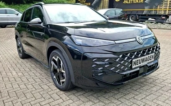 🚘 Автомобиль в наличии у дилера и может стать Вашим!