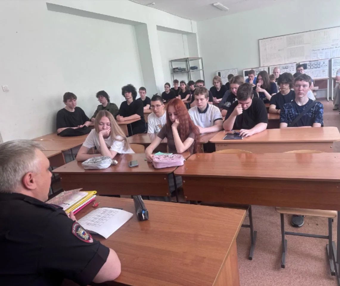 🚨 В Зареченском технологическом институте прошла важная встреча с представителем УМВД