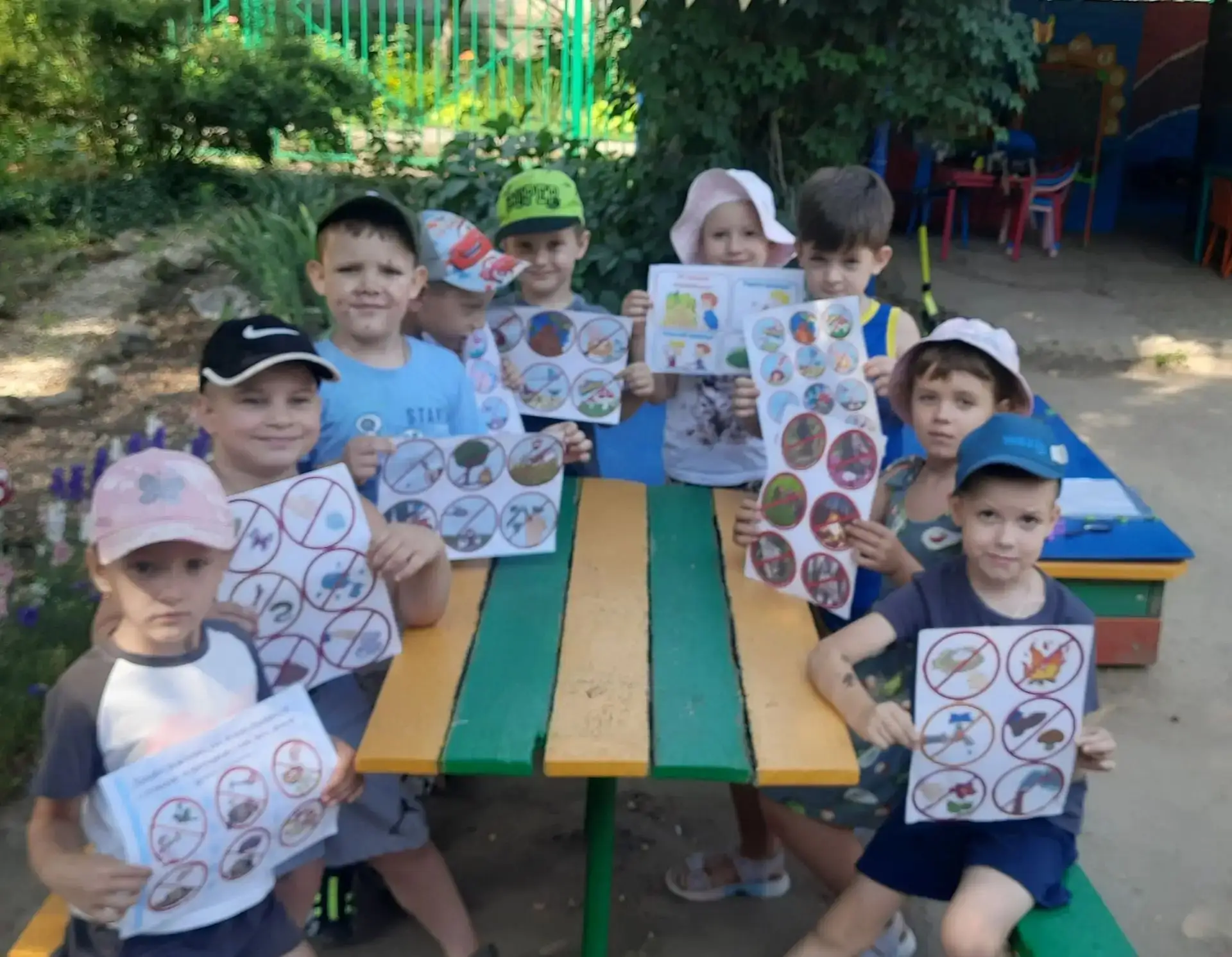 В рамках тематической недели «Мы природу бережём» для воспитанников 11-й группы были проведены бесед