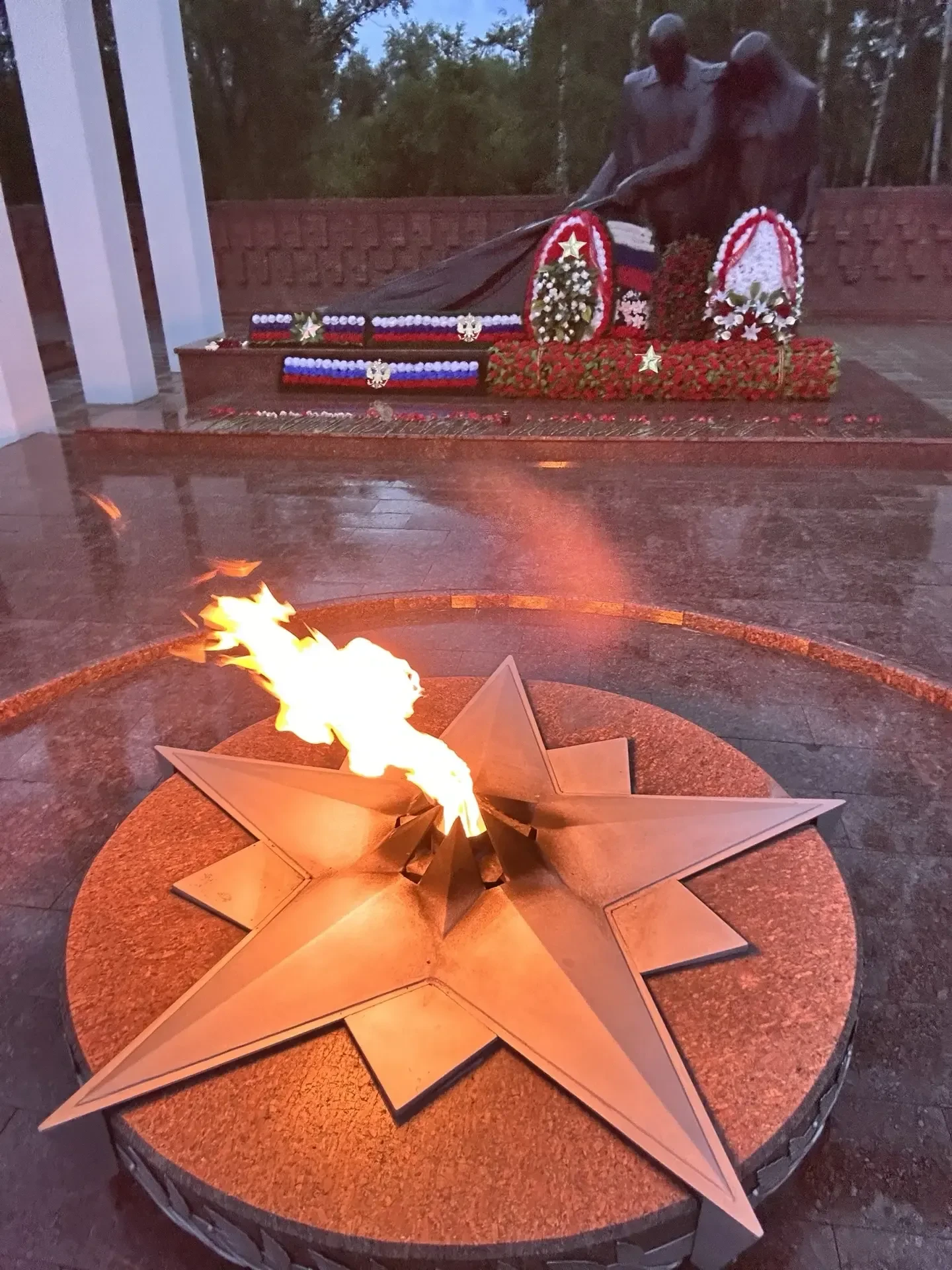 22 июня — День памяти и скорби 

Прошло уже 85 лет с того страшного утра, которое навсегда разделило