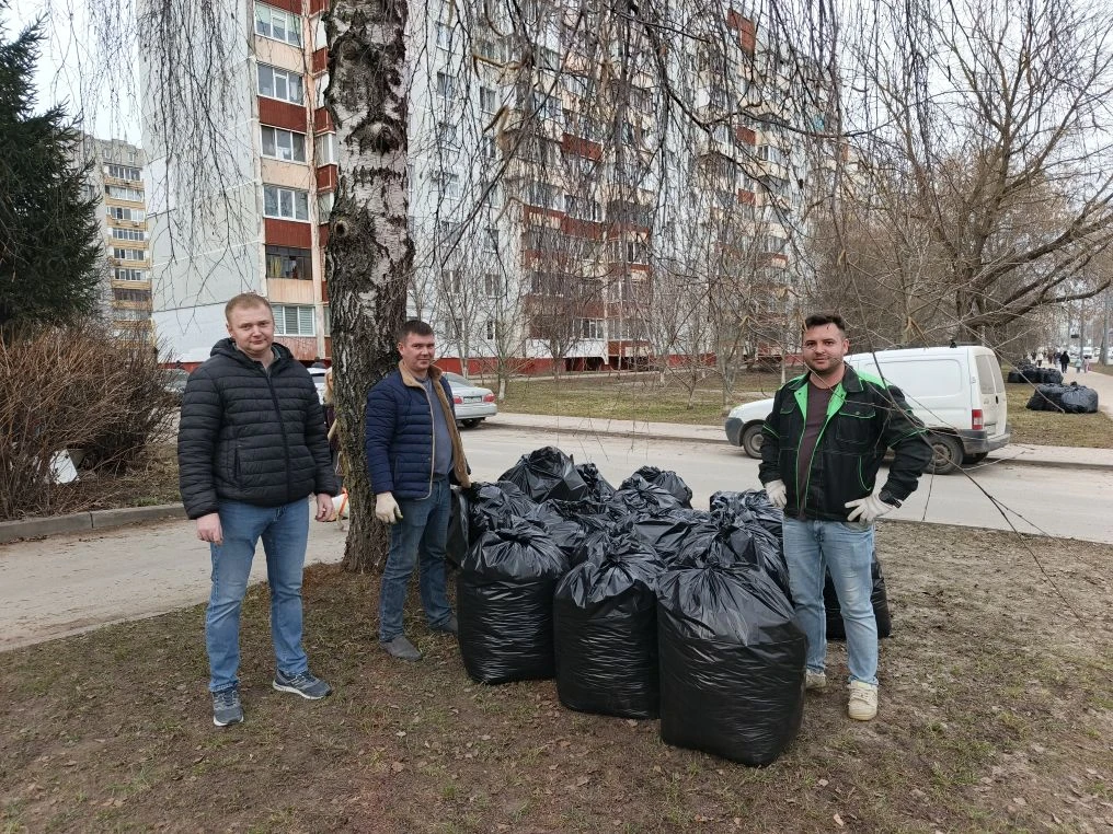 Сегодня наша компания провела четыре часа активного отдыха на свежем воздухе. В програм...