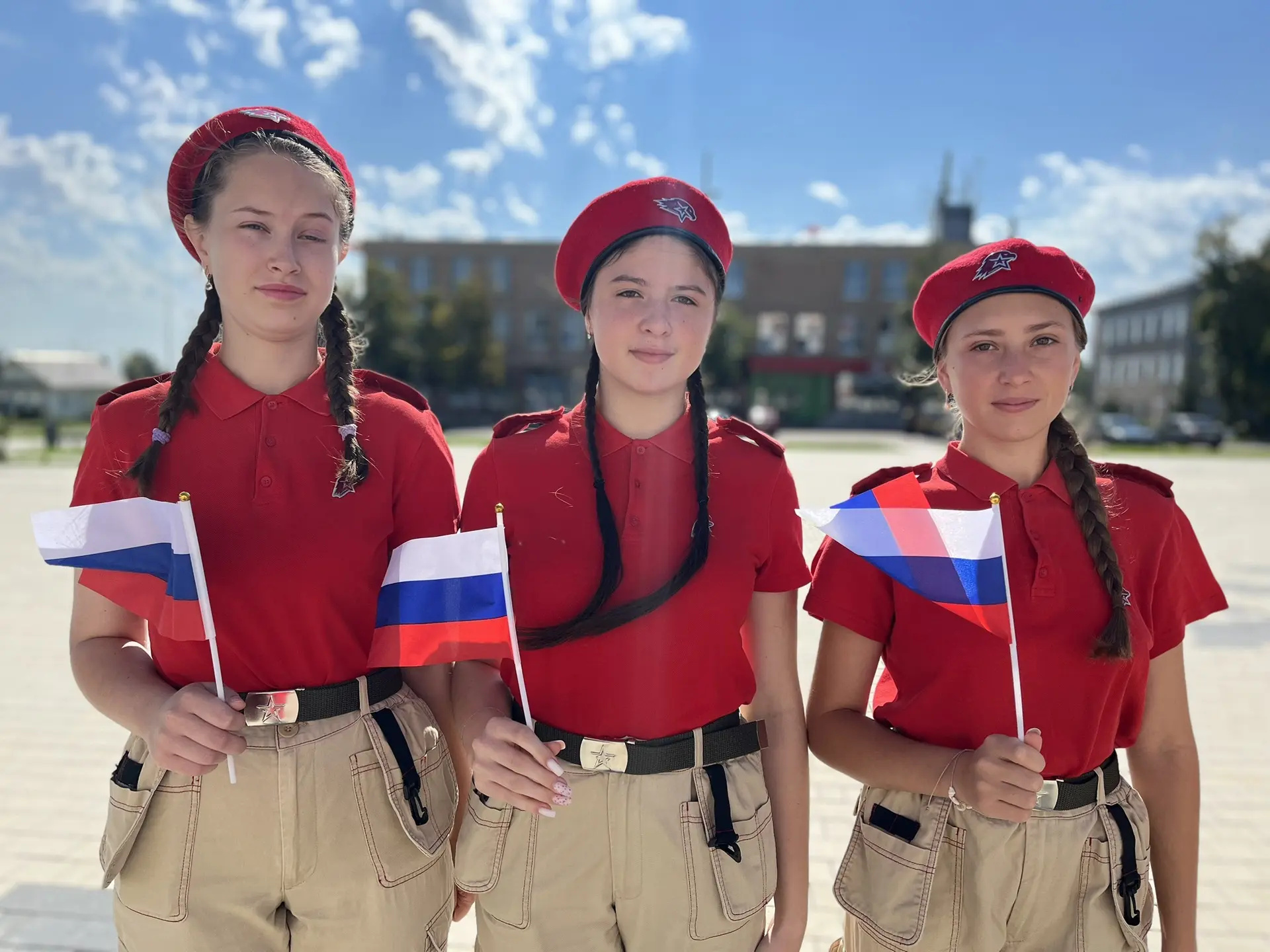 🇷🇺21 августа, накануне Дня Государственного флага Российской Федерации, главная площа...
