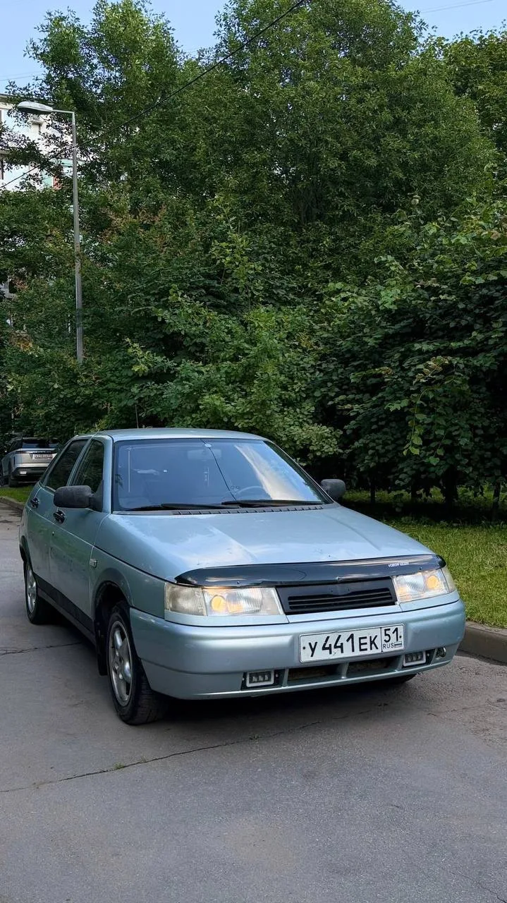 Lada 2112 
1.6 МКПП 2006 год

На полном ходу. С 2006 года в одной семье.
Мотор 120 шеснарь на безвты