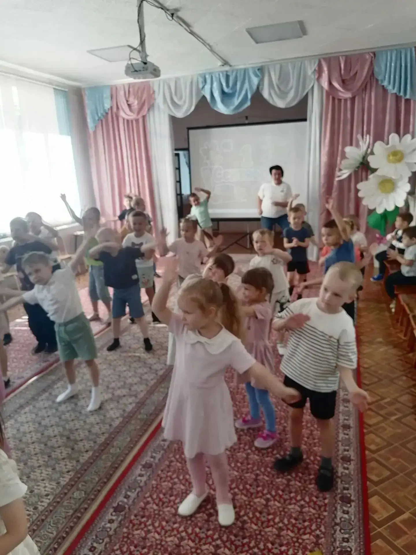 Праздник "День Знаний" в старшей группе "Кораблик".