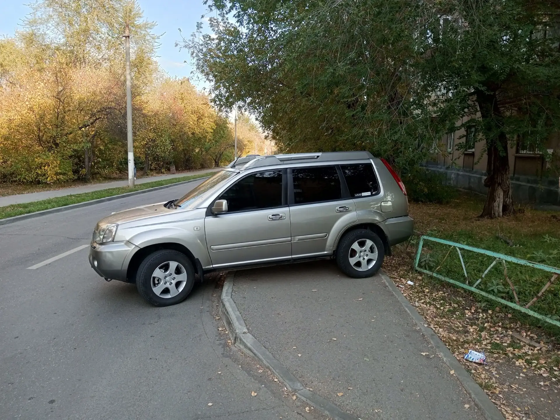 Что может быть в голове у человека, который так паркуется?...