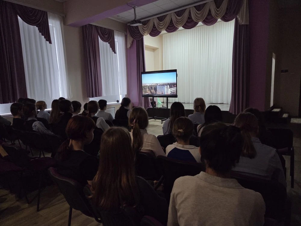 В нашей школе прошёл просмотр и обсуждение фильма, посвящённого событиям на Чернобыльск...