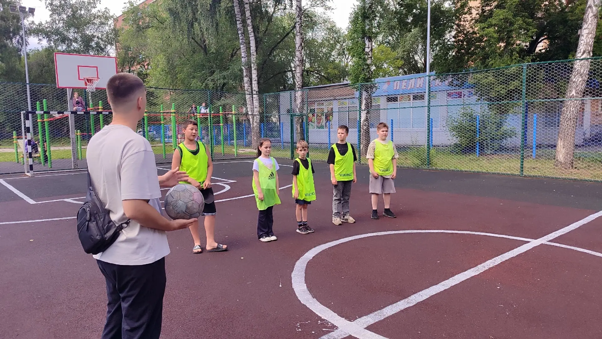 Лето с футбольным мячом в действии! ⚽

В рамках программы «Лето с футбольным мячом» в нашем школьном
