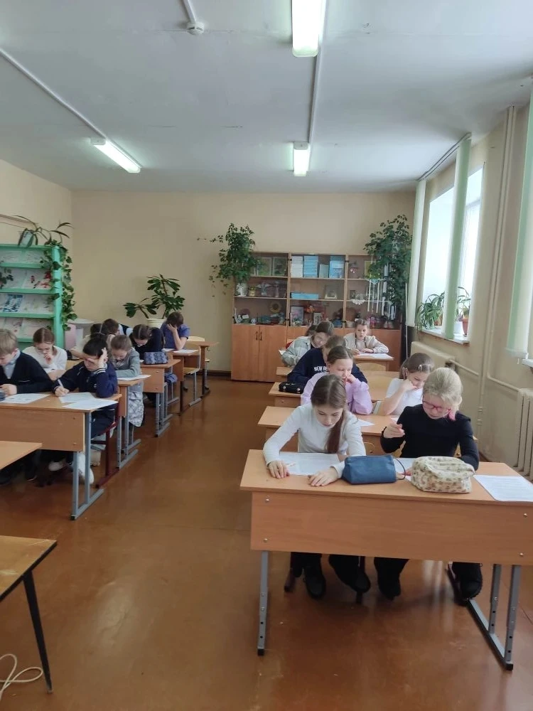 3 марта ученицы 4 класса Юнна Н., Елизавета Ш., Карина Б. принимали участие в малой муниципальной ол