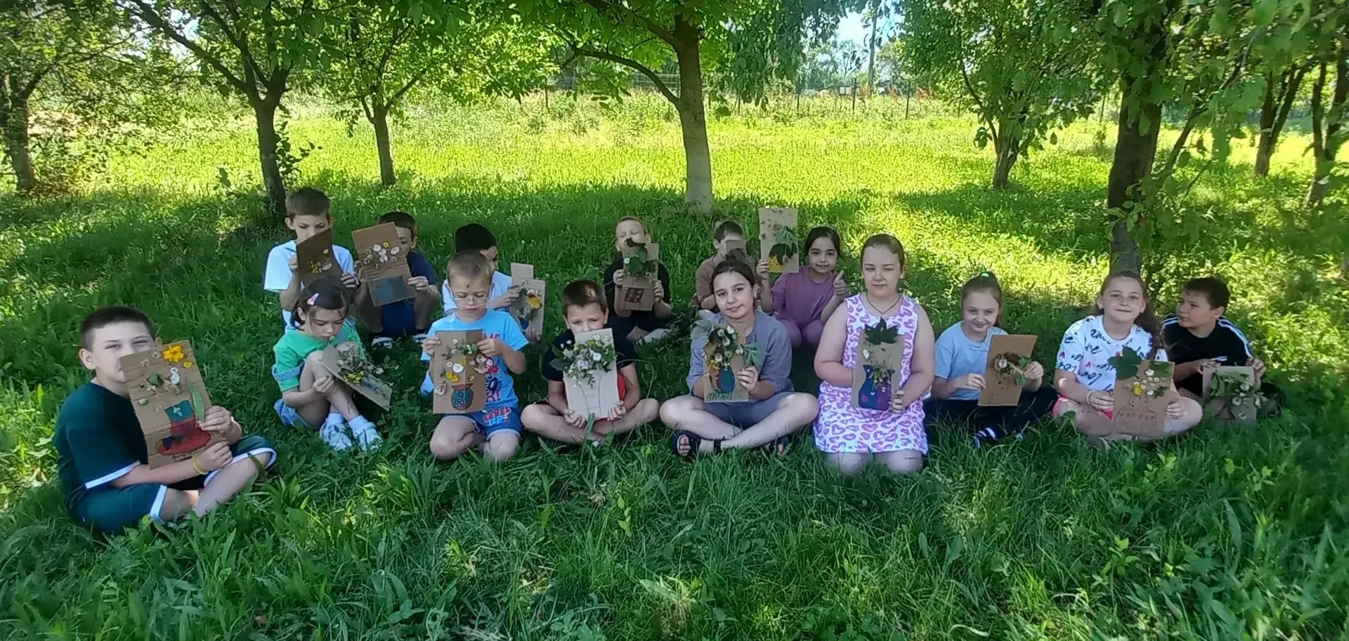 16 июня в пришкольном лагере "Радуга" прошел насыщенный день. Ребята участвовали в мероприятиях, раз
