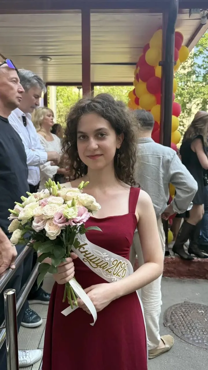 ✨ Первые 100 баллов в этом году! 💯

Поздравляем ученицу 11 «Л» класса Полину с блестящим результато