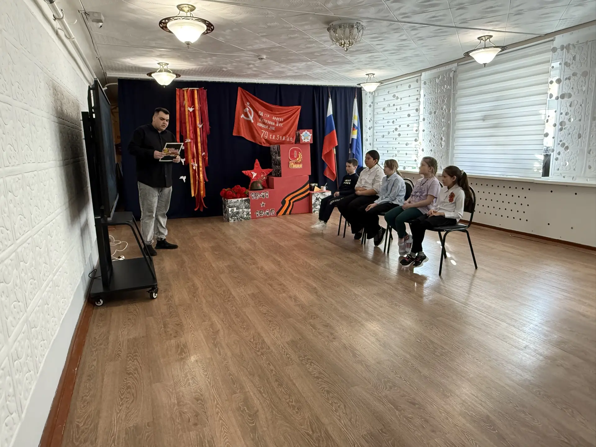 🕊️С обучающимся отделения «Изобразительное искусство» прошло мероприятие, посвящённое ...