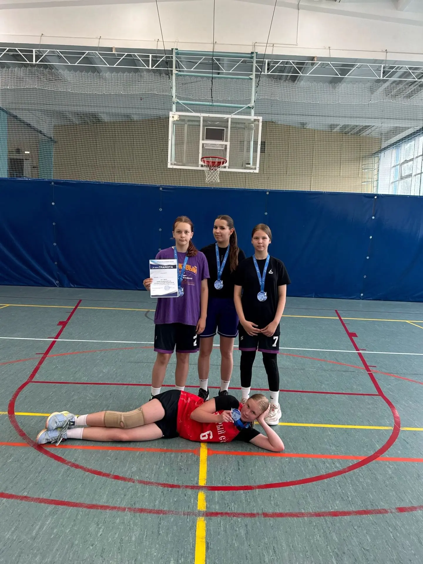 💥На каникулах про спорт не забываем!💥
⛹‍♀Вчера в г. Верхняя Салда прошел турнир по баскетболу 3x3,