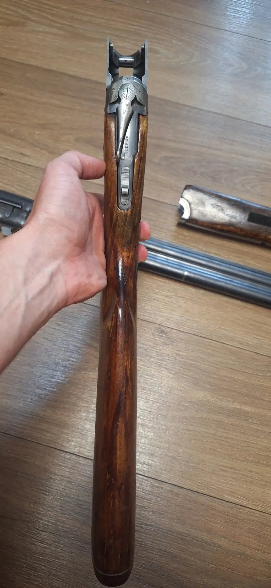 Продам ИЖ12 12 калибр, есть маленький шат. Имеется сыпь в конце ствола, не большая. Тер...
