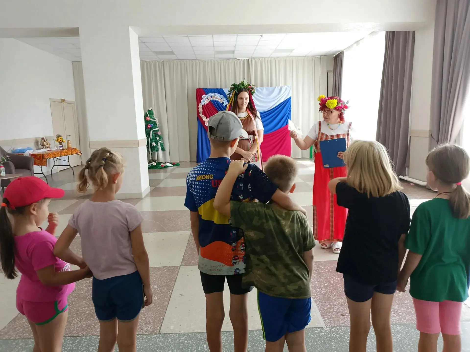 Каждый человек должен любить и оберегать природу — ведь она дарит нам жизнь, красоту и вдохновение. 