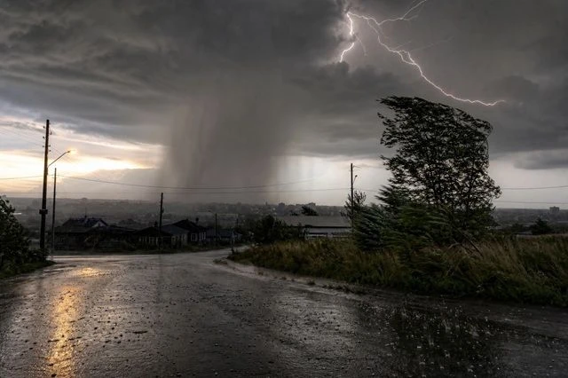 🌩️ Предупреждение об ухудшении метеоусловий в Татарстане на ближайшие сутки выпустили специалисты Г