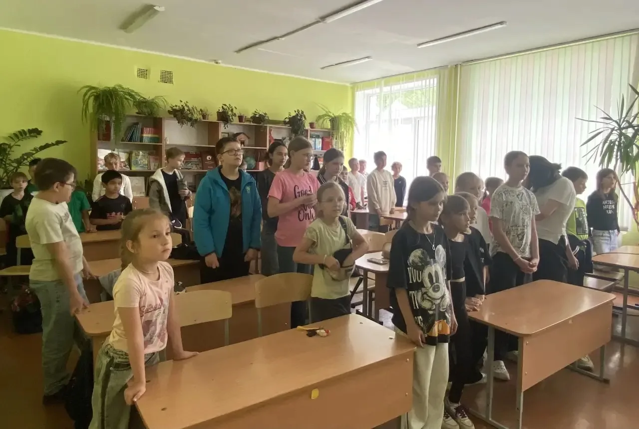 🕊️Мы помним: школьники присоединились к минуте молчания в День памяти и скорби 🕊️

Сегодня, 22 июн