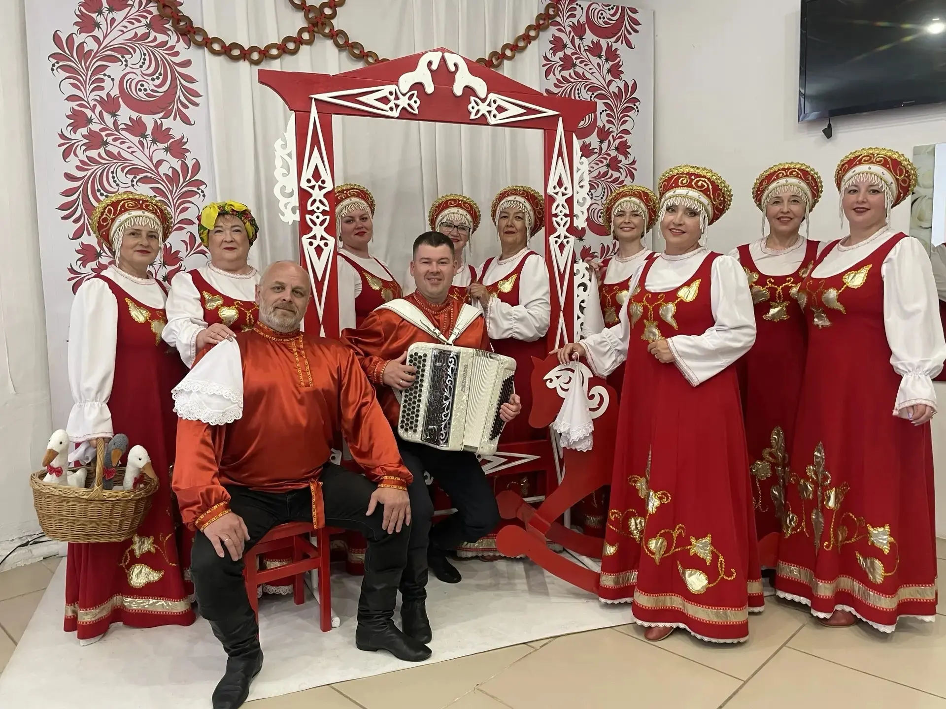 Хор русской песни «Калинушка» из Дома культуры с. Знаменского вернлся с XXIII областног...