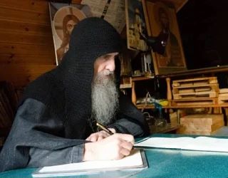 Из жизни ушел известный православный поэт иеромонах Роман. Ему был 71 год.