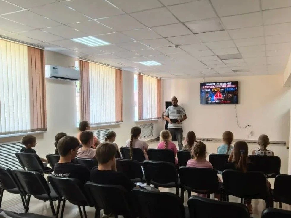 Безопасность начинается с ответственности каждого из нас.