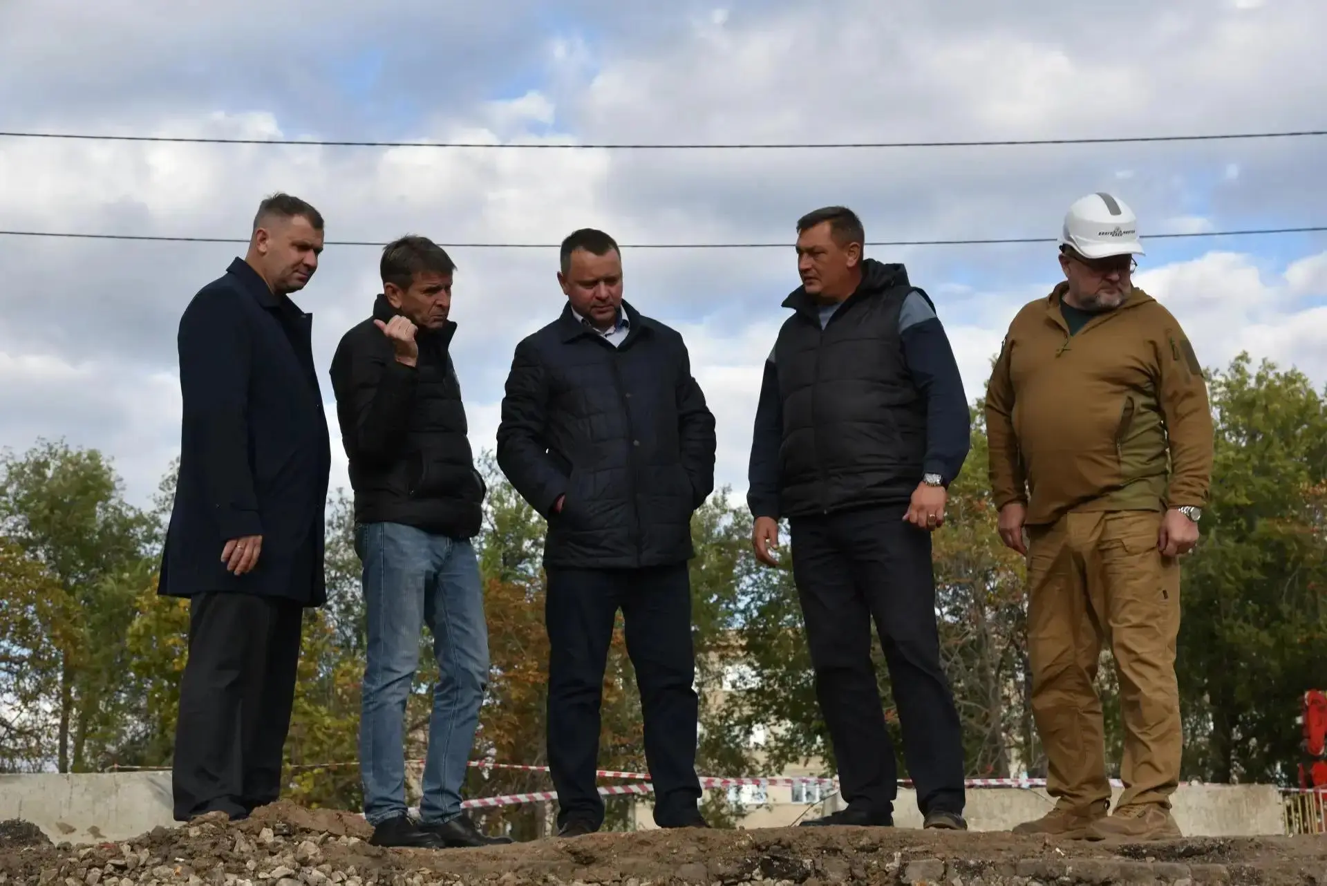 На Вокзальной начат прокол пилотной скважины на втором участке канализационного коллектора