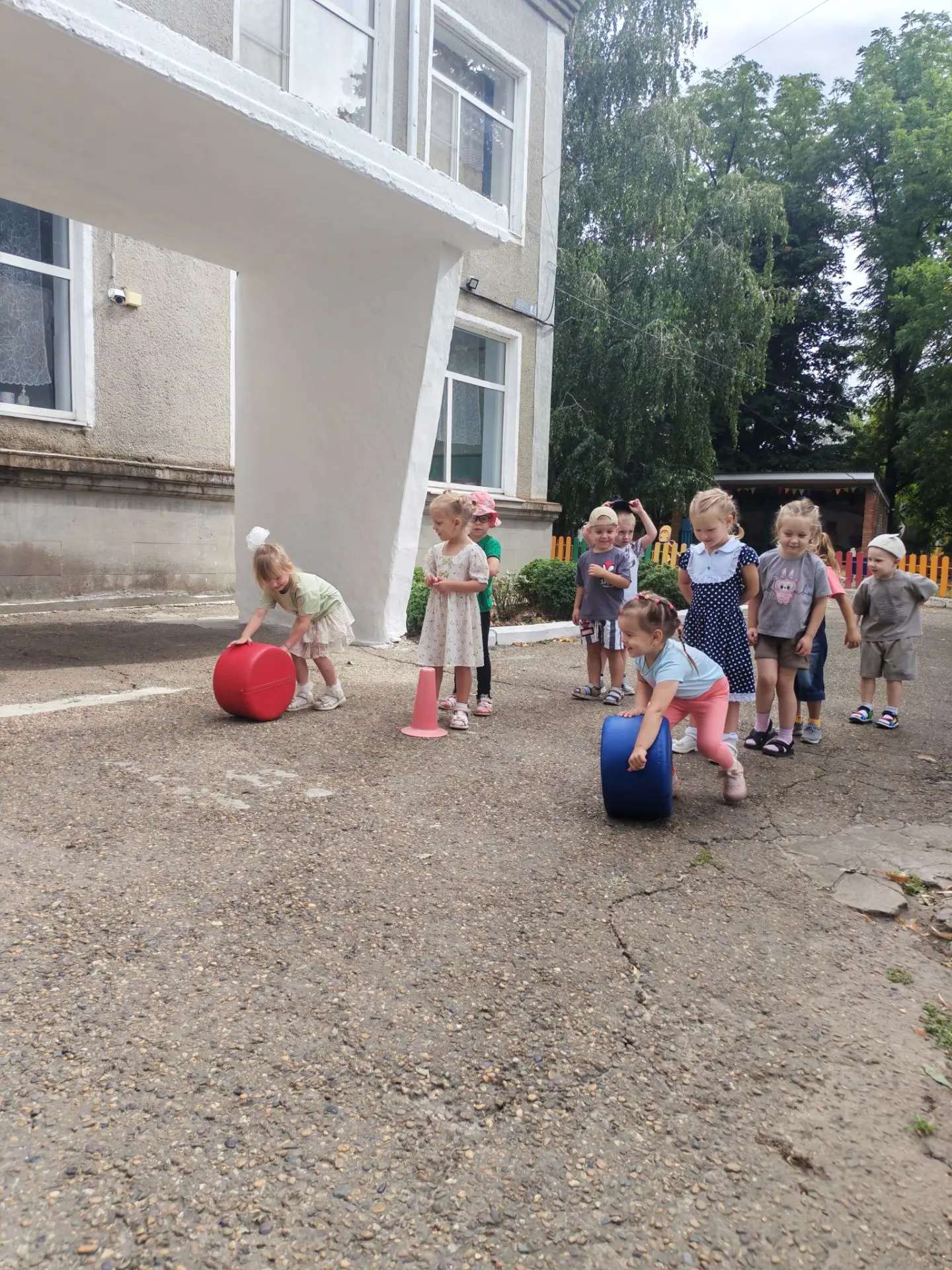 Весёлые старты в старшей группе🏃🏼‍➡️ . Зарядились энергией, повесилились от души!🌞 В...