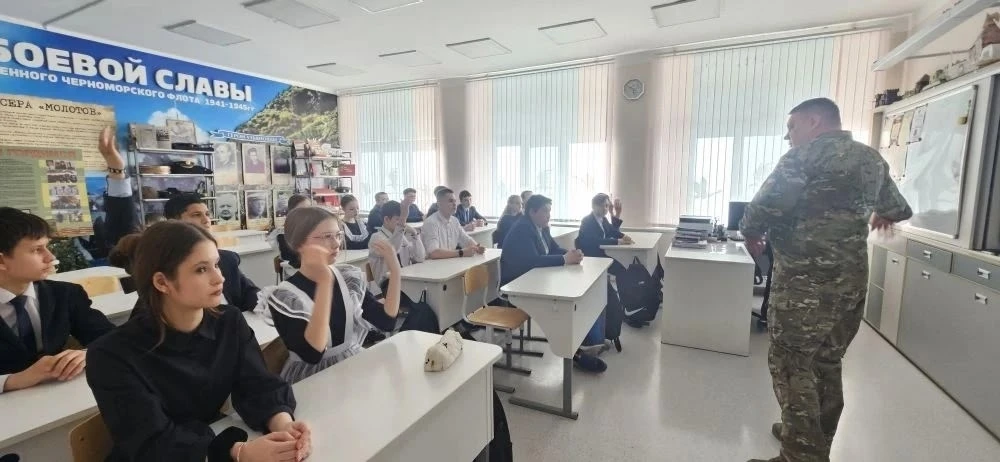 🇷🇺💪 В нашем музейном пространстве произошла очень значимая для ребят встреча. Урок мужества посетил 