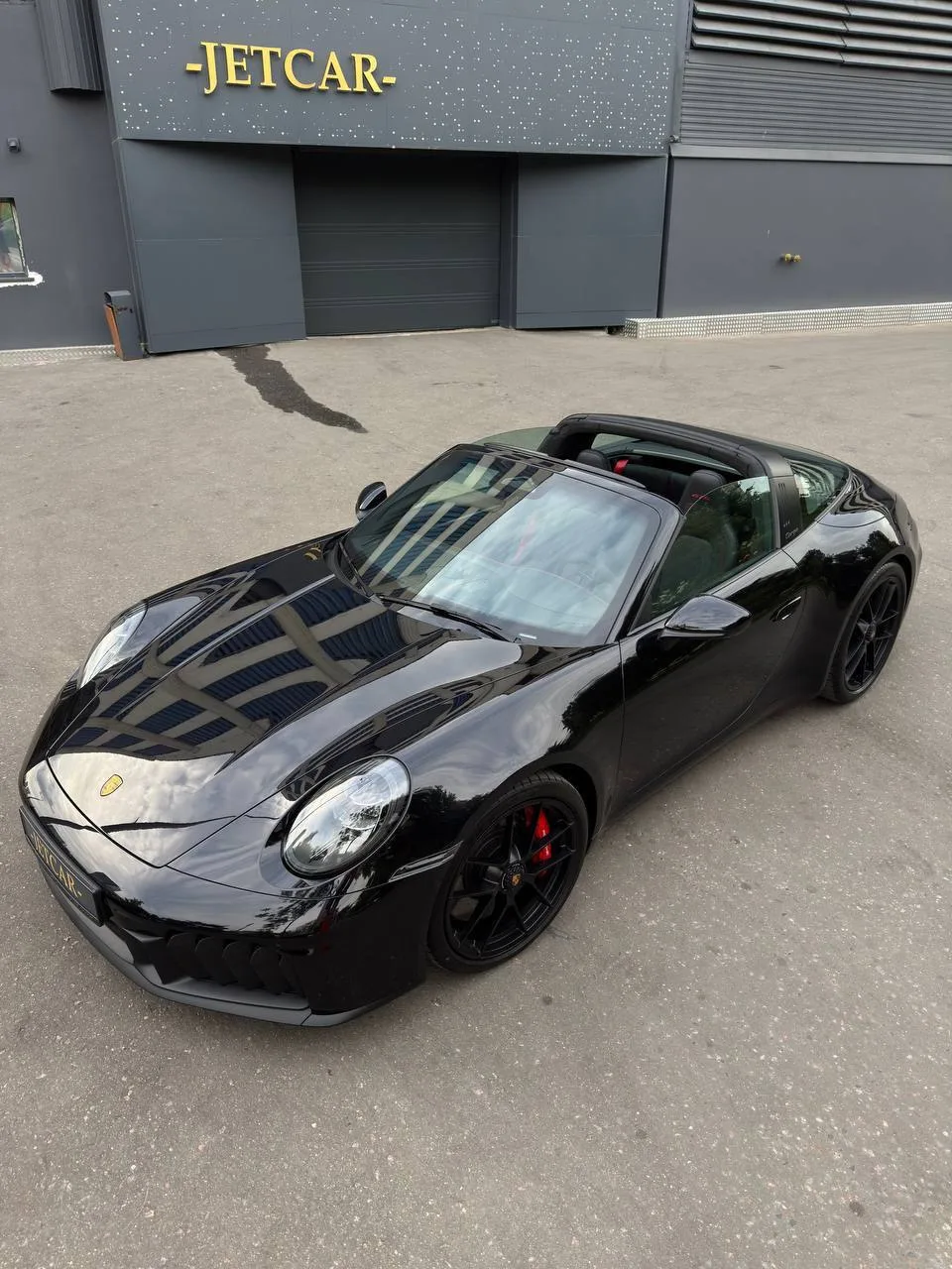 Porsche 911 Carrera 4 GTS — это баланс традиций и инноваций.

541 л.с., гибридная система T-Hybrid и