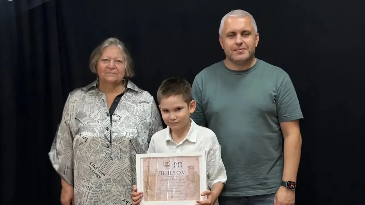🔥Манцеров Матвей, ученик 2 А класса получил приз зрительских симпатий в конкурсе авторских стихотво
