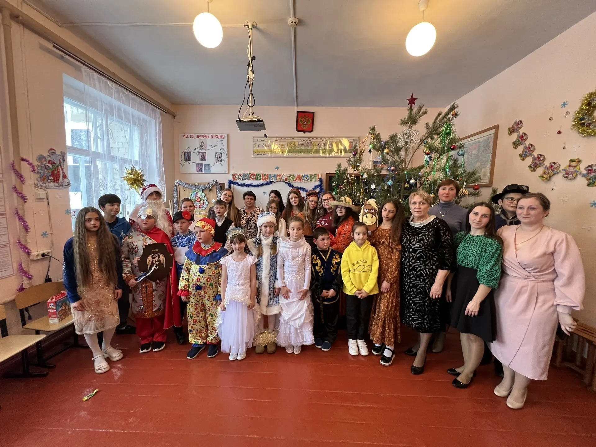 С наступающим Новым годом и Рождеством!🎄❄️☃️