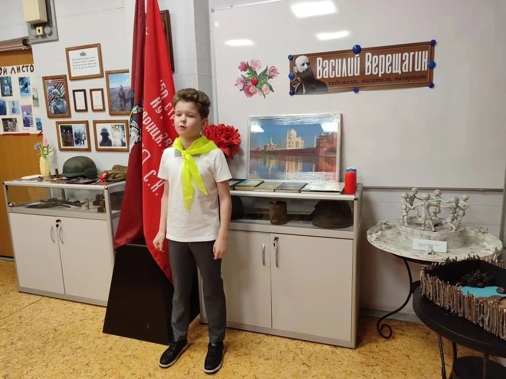 Активисты комплексного школьного музея «Из прошлого в настоящее» в Международный день музеев провели