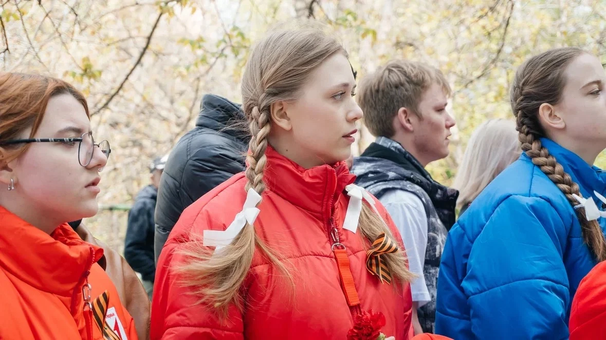 Связь, которую не разорвать🇷🇺  📌В преддверии годовщины Великой Победы Первые Школы №110 пришли поздр