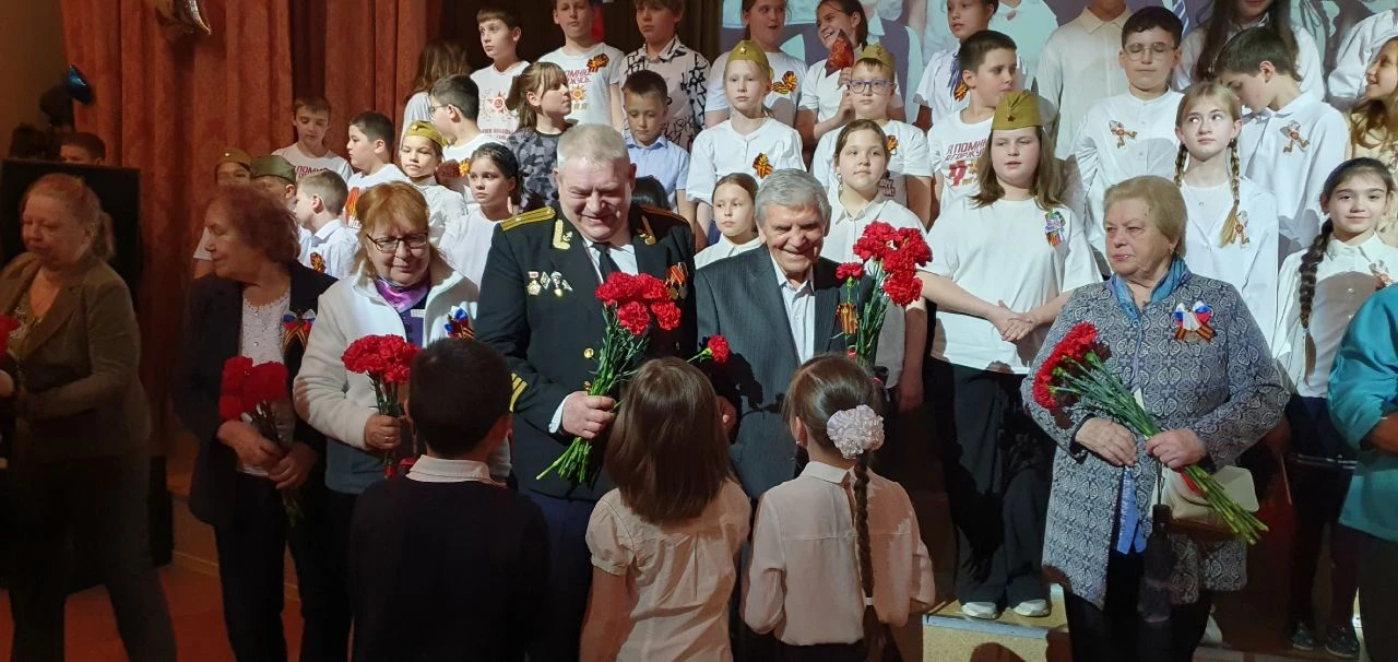 ⭐️Концерт, посвященный Дню Победы   🎤 В актовом зале нашей школы прошел праздничный концерт, посвяще