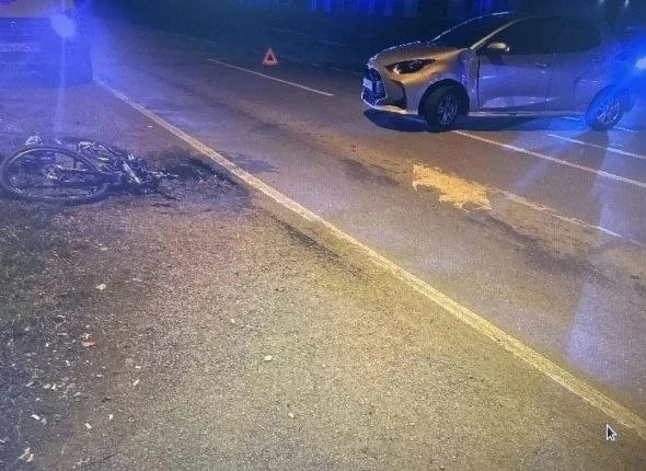 🚨В Уссурийске автомобилистка сбuла на дороге 16-летнего велосипедиста