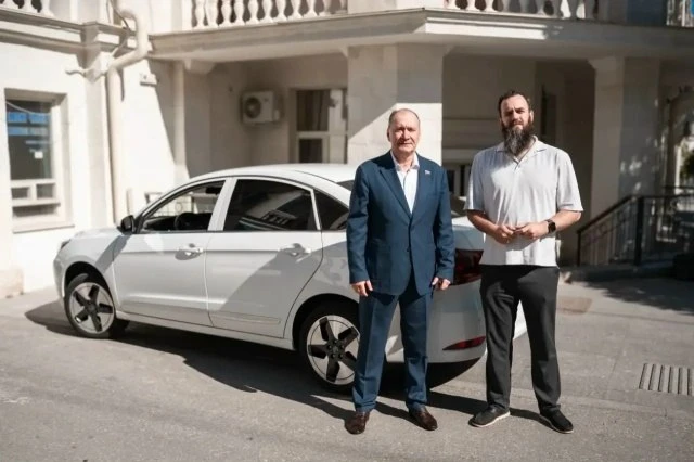 Автоволонтёрский парк пополнился электромобилем

Технику передал депутат Госдумы Дмитрий Белик для п
