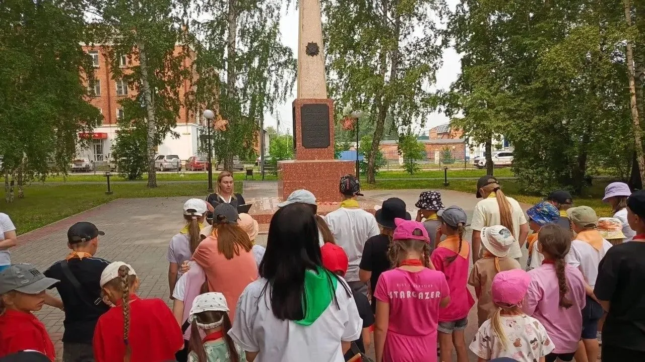 День Памяти
Ребята и педагоги летнего оздоровительного лагеря МБУДО « ДЮЦ г. Юрги» в День Памяти нач