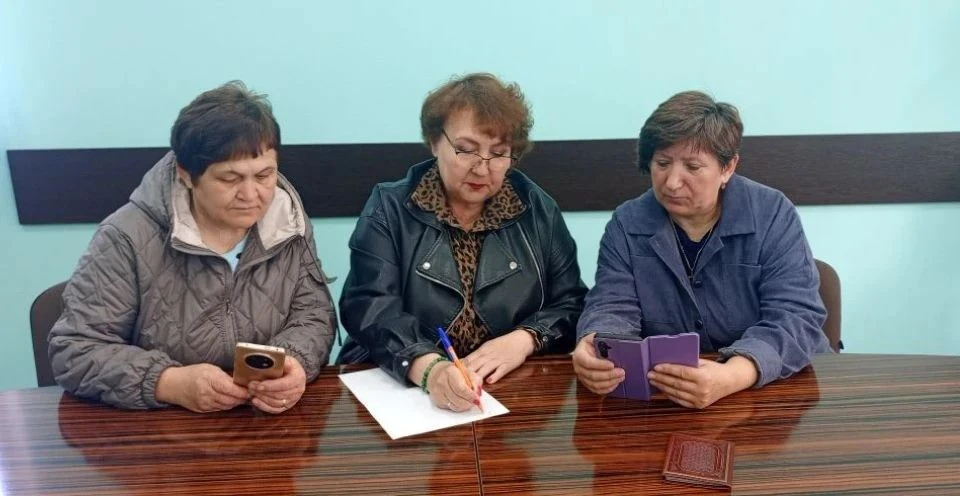 В ОБУСО «Обоянский МКЦСОН»  проходят занятия по
компьютерной грамотности для старшего поколения в ра