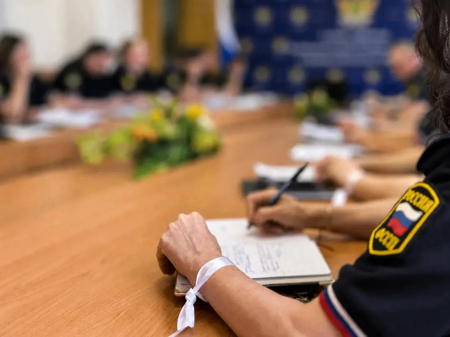 Судебные приставы Республики присоединились к акции «Белая ленточка» в День памяти детей — жертв вой