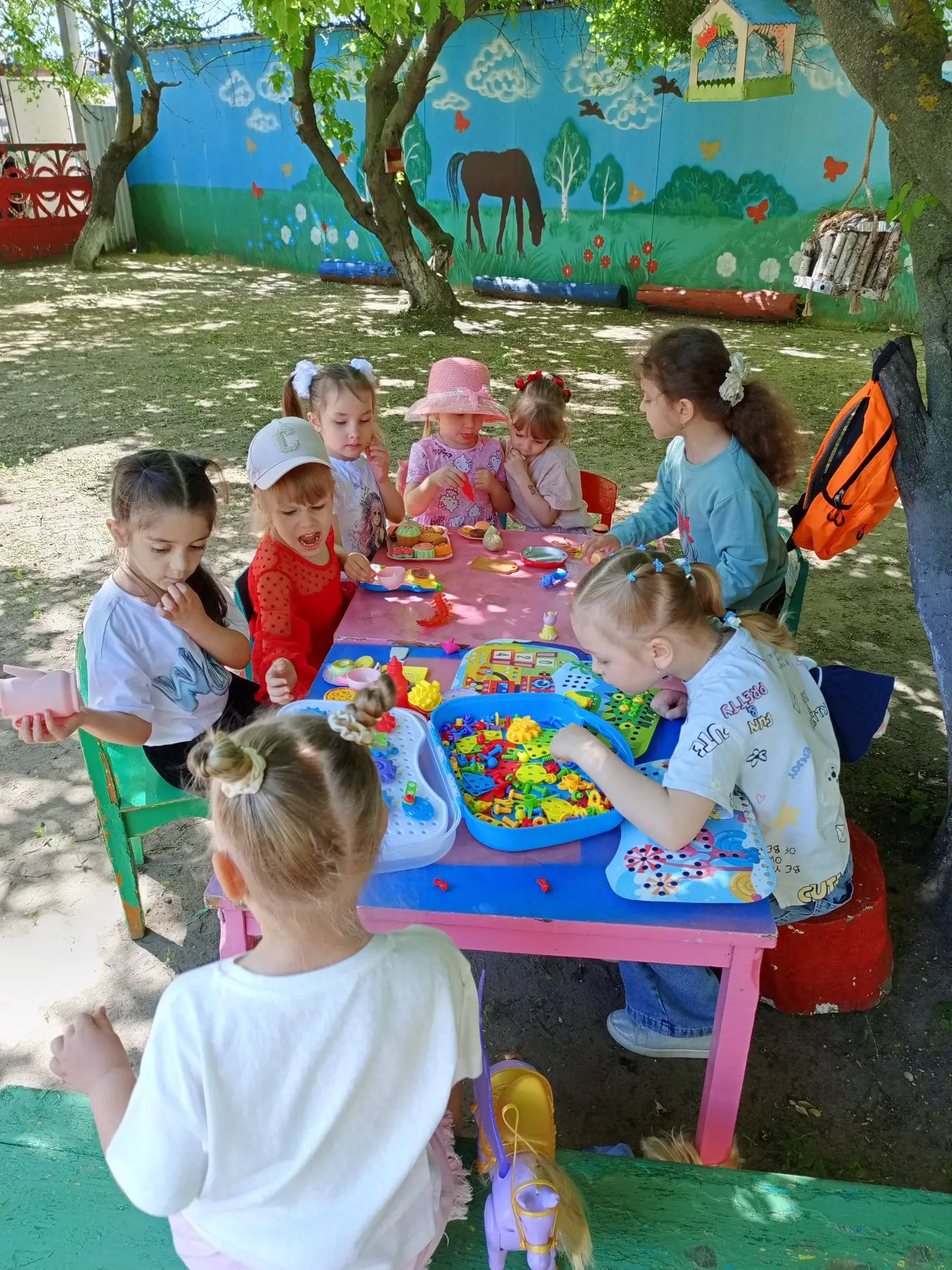 Для чего на улице деточкам гулять?