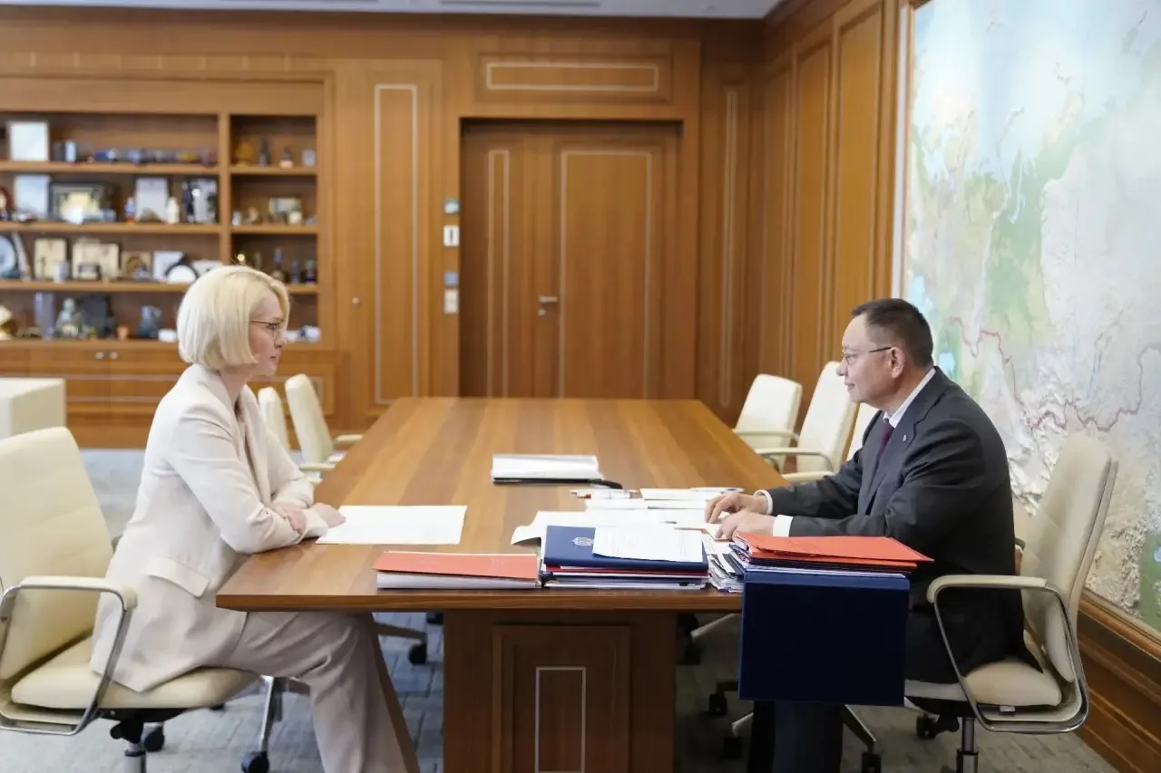 🤝 Сегодня провела рабочую встречу с Министром строительства и ЖКХ Иреком Файзуллиным.