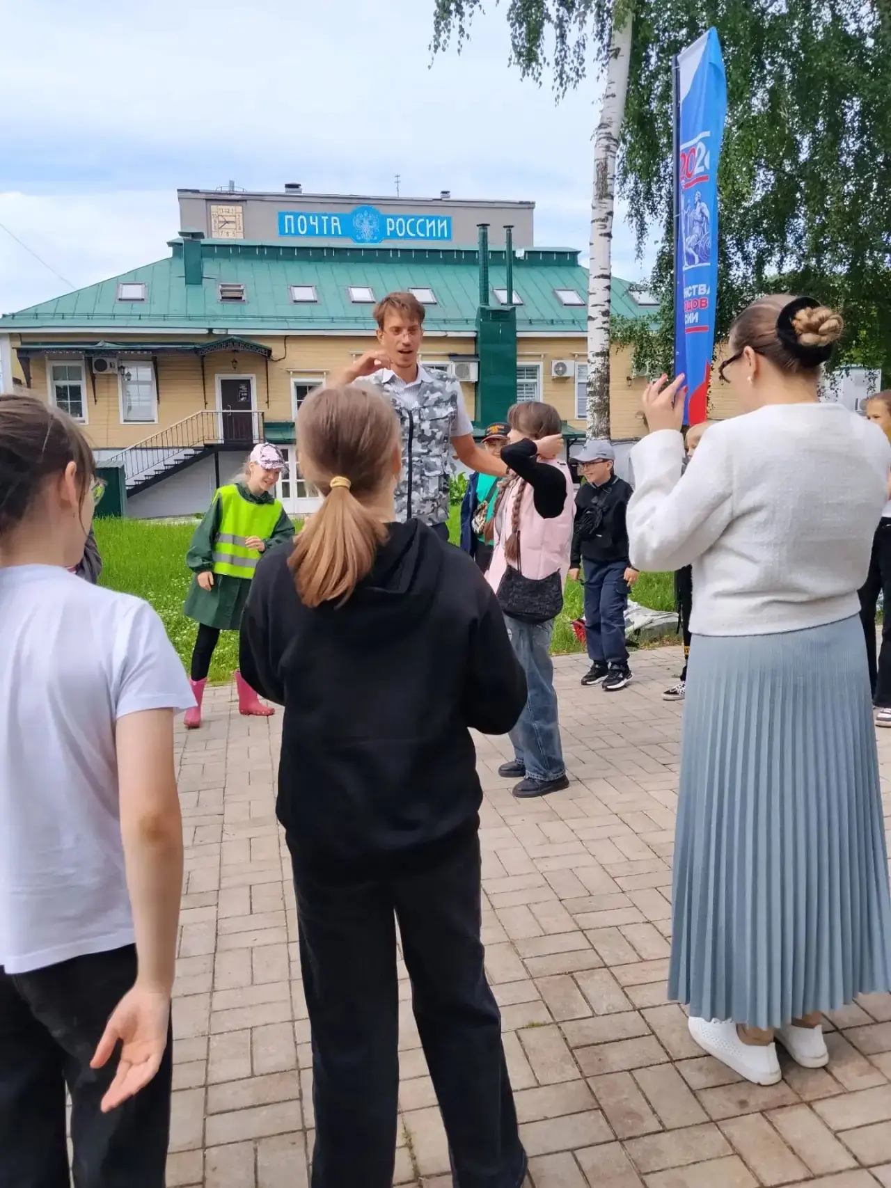 Сегодняшний день в нашем лагере был по-настоящему насыщенным и познавательным:

⚡️1 отряд совершил н