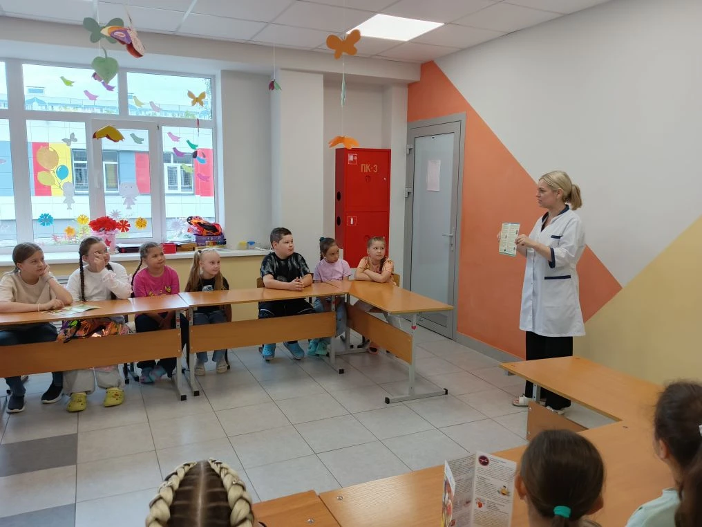 🩺 Путь к здоровью: беседа о жизни без наркотиков

В пришкольном лагере "Туслӑх" прошла важная и пол