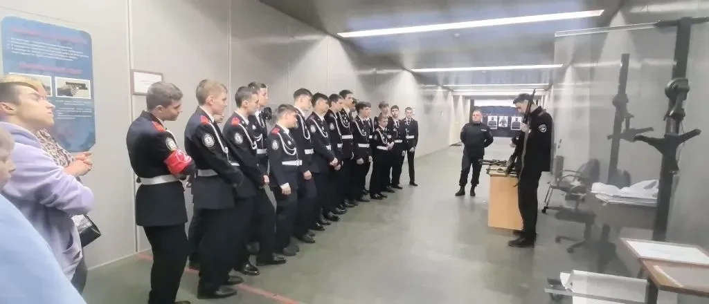 🚨 Кадеты 8-х классов Колледжа полиции посетили Отдел МВД России по району Хорошёво-Мнёвники г. Москв