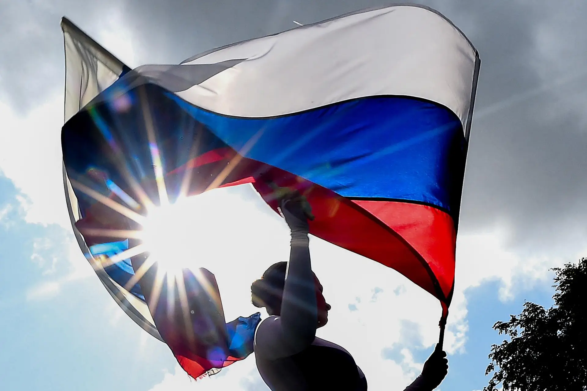 Три цвета на флаге РФ — как стихи: