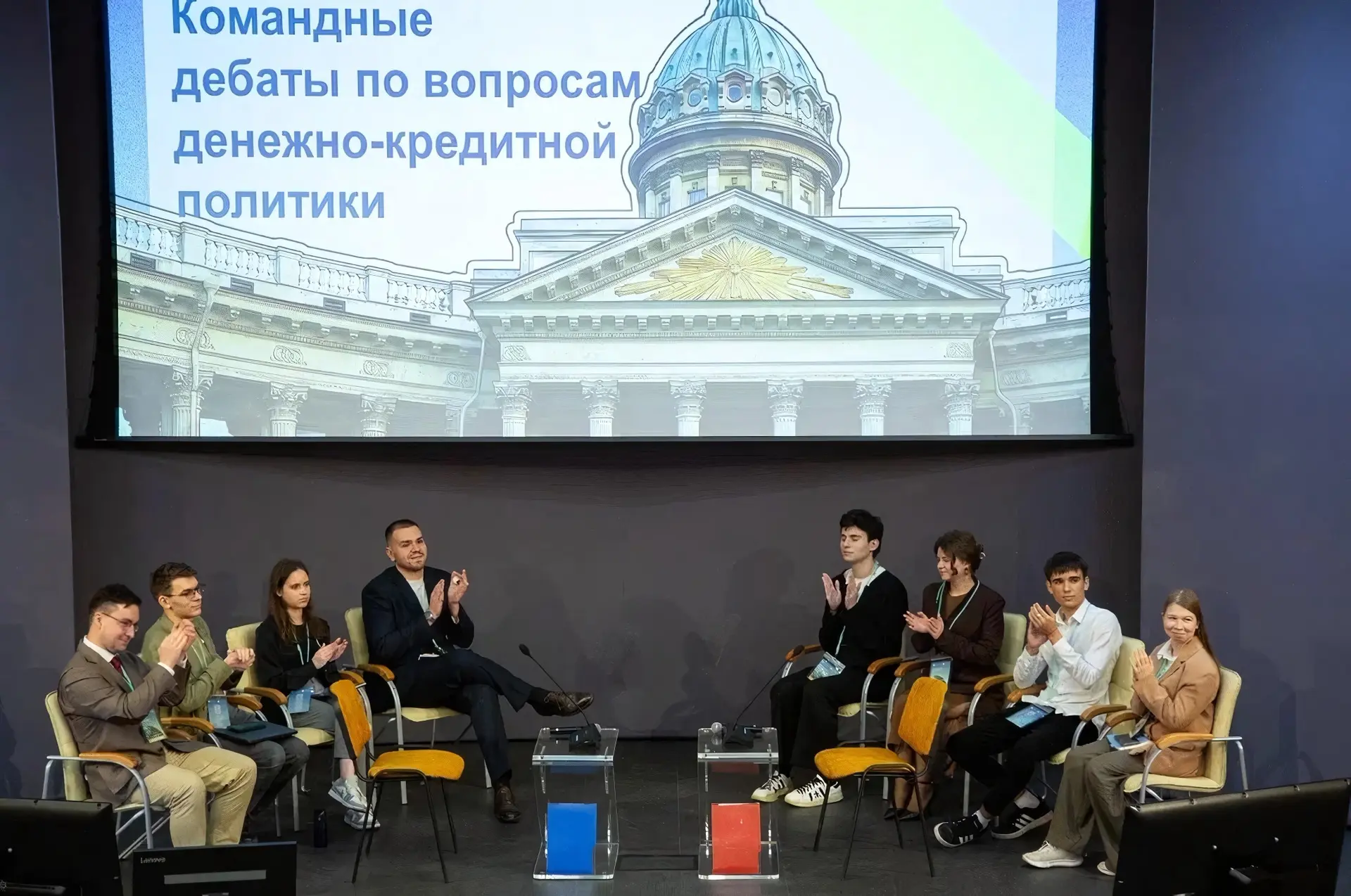 Студентка РГЭУ (РИНХ) – на Летней макроэкономической школе Банка России

Дарья Ковалёва, студентка п