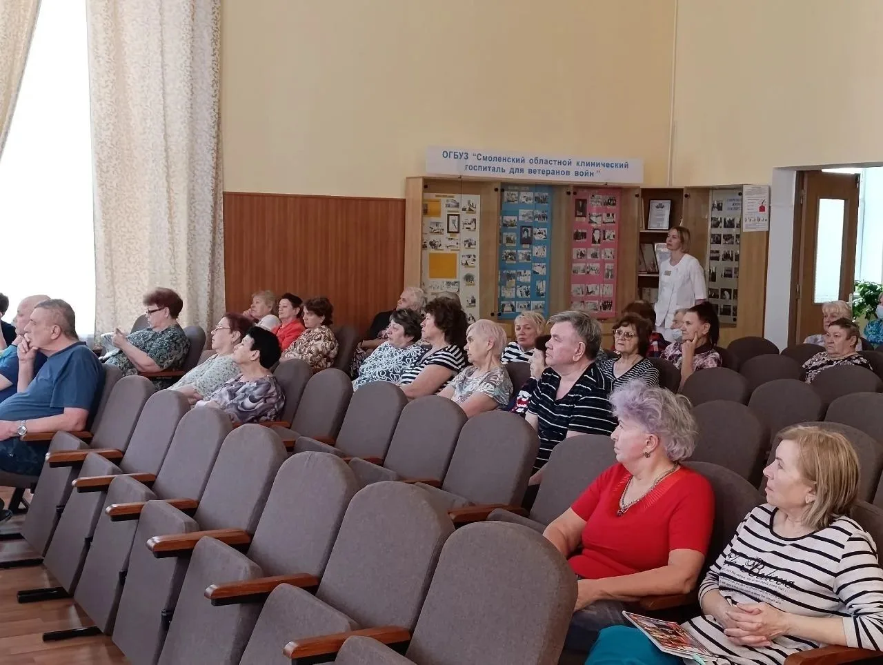 💫Информирование о социальных услугах ⁣ 🏡🚌26 марта сотрудники Смоленского комплексного центра социаль