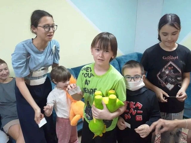 «НЕТ ДРУГА – ИЩИ, А НАЙДЕШЬ – БЕРЕГИ!»
         Урок дружбы провела для детей воспитатель «Бодрости»